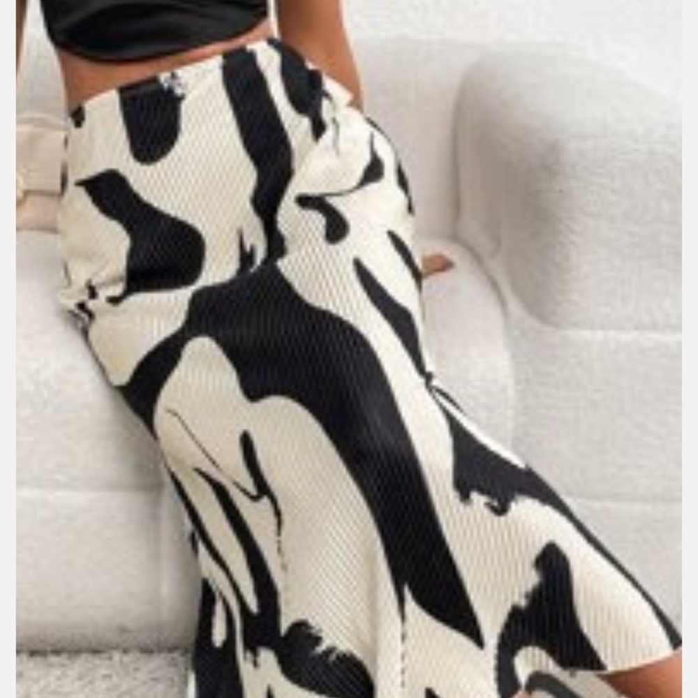 Elegant Women's Skirt